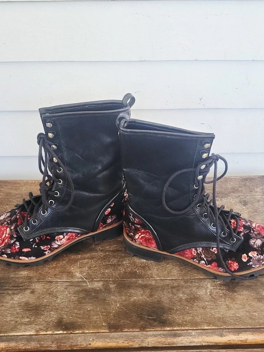 NWT Luxury Rebel Gretchen Vegan Floral Velvet Lace Up Point Toe Boots Sz 7 - Picture 7 of 15